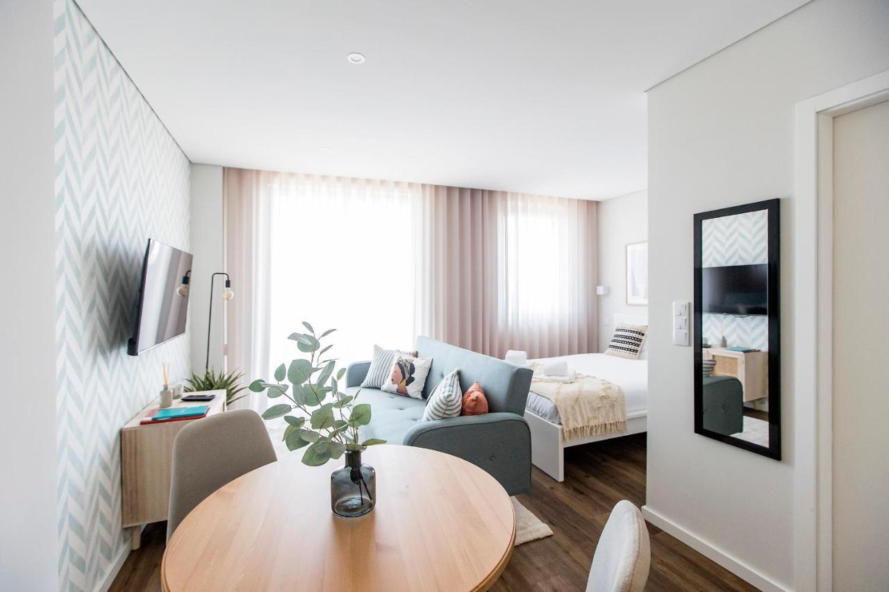 Elegant Studio W/ Ac & Balcony By Lovelystay Porto Buitenkant foto